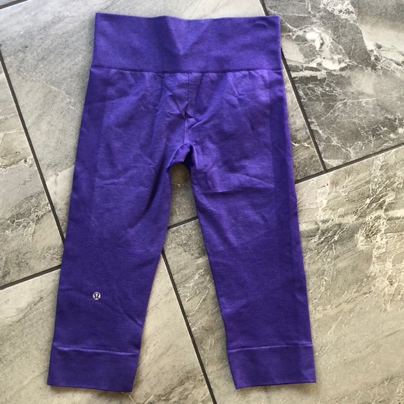 lululemon athletica Pants - 🍋 Lululemon Seamlessly Street Crops size 6